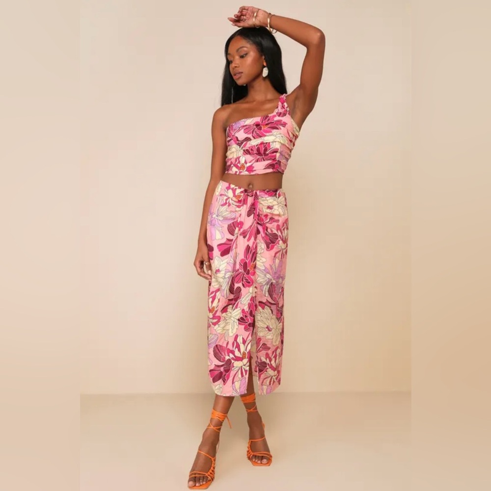 Lulus Set: Pink Floral Pleated One-Shoulder Crop Top and Twist-Front Midi Skirt